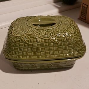 Temp-tations By Tara Orchard Vine 4-Quart Covered Casserole Dish.